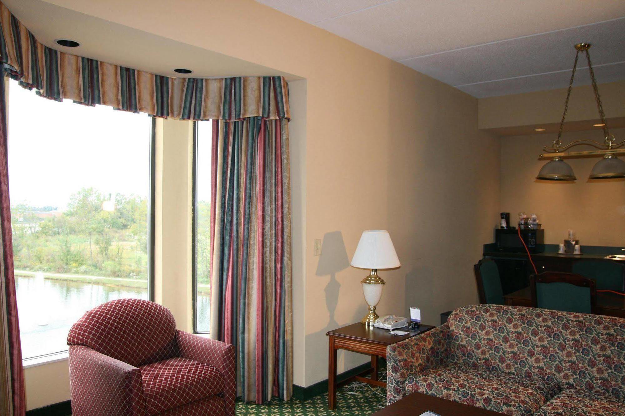 Hampton Inn Louisville Northeast Habitación foto