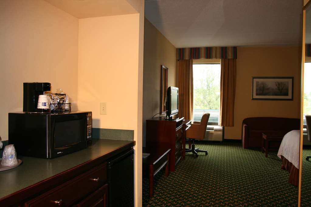 Hampton Inn Louisville Northeast Habitación foto